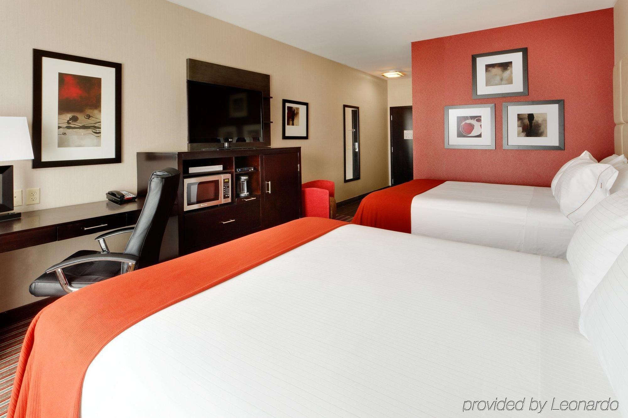 Holiday Inn Express & Suites Northeast By Ihg Йорк Номер фото